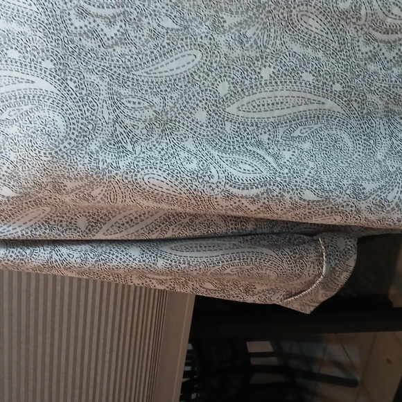 Classic gray graphic design tee with 3/4 sleeves NWOT 🕸 - Picture 3 of 9